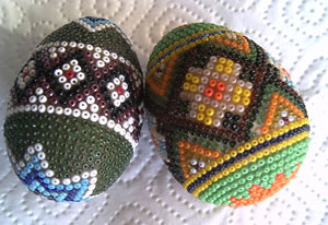 Glasperlen-Eier, Bukowina. -- Klick op to'n Vergr&ouml;ttern!