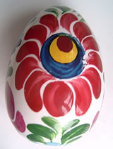 Bemaaltes Holt-Ei, Ungarn. -- Klick op to'n Vergr&ouml;ttern!