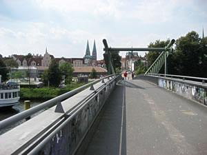 Op de Hundestraat-Br&uuml;&uuml;ch. Klick op to'n Vergr&ouml;ttern!