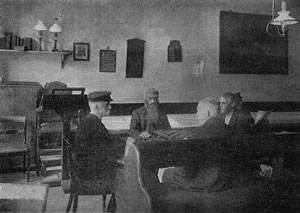 Gemeenschapsstuuv f&ouml;r Mannsl&uuml;&uuml;d. Histoorsche Opnahm. Klick op to'n Vergr&ouml;ttern!