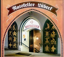 De sch&ouml;ne D&ouml;&ouml;r na'n Raatskeller. Klick op to'n Vergr&ouml;ttern!