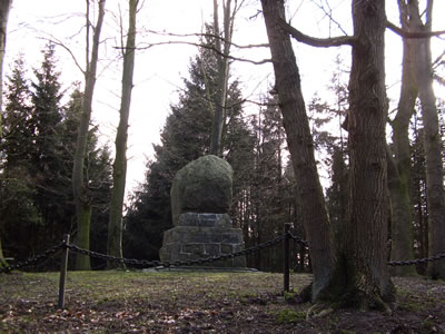 &Uuml;m den Steen...